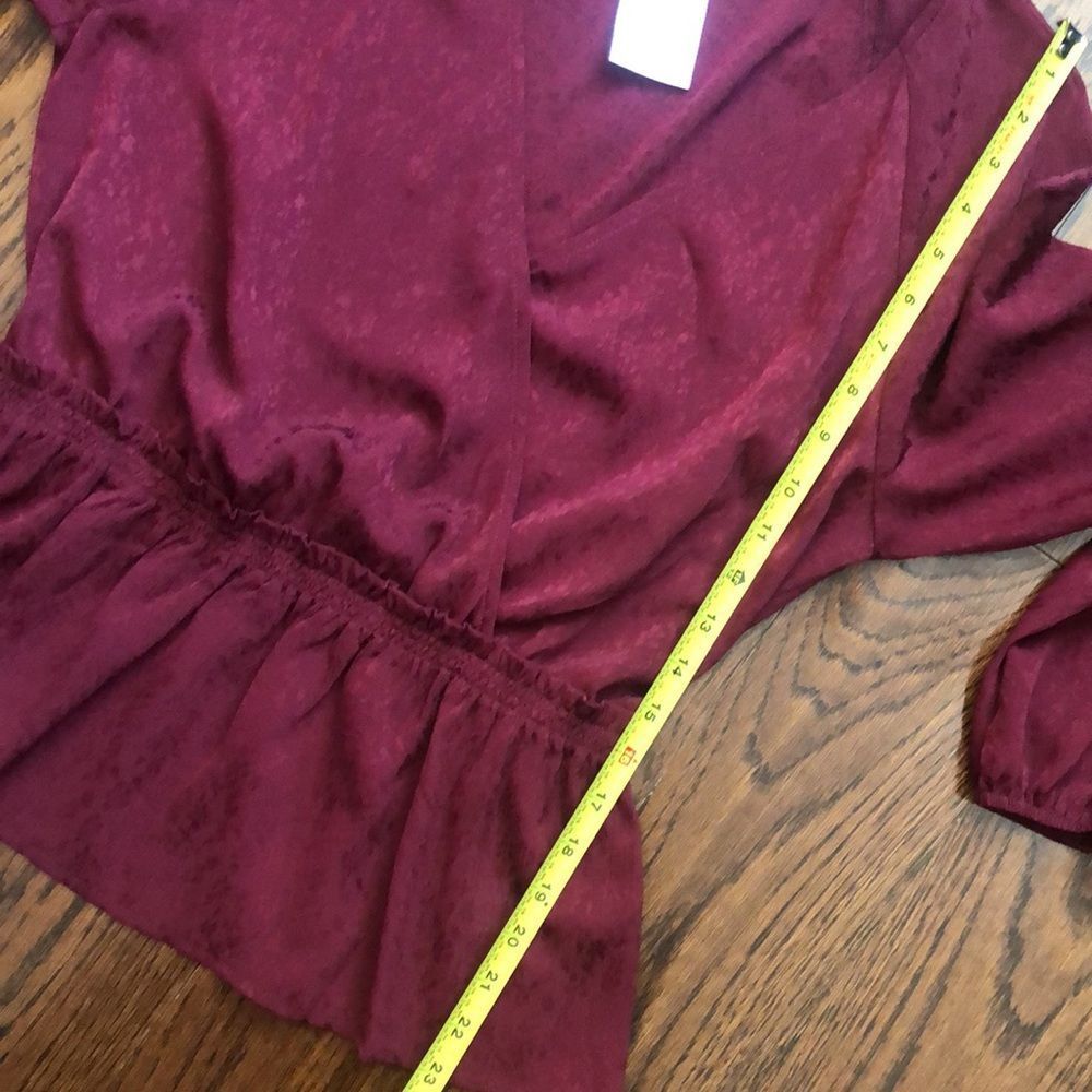 LEITH Women’s Wine Cross Over Stretch Waist Peplum Blouse Elastic Cuffs Sz M NWT - Picture 9 of 11